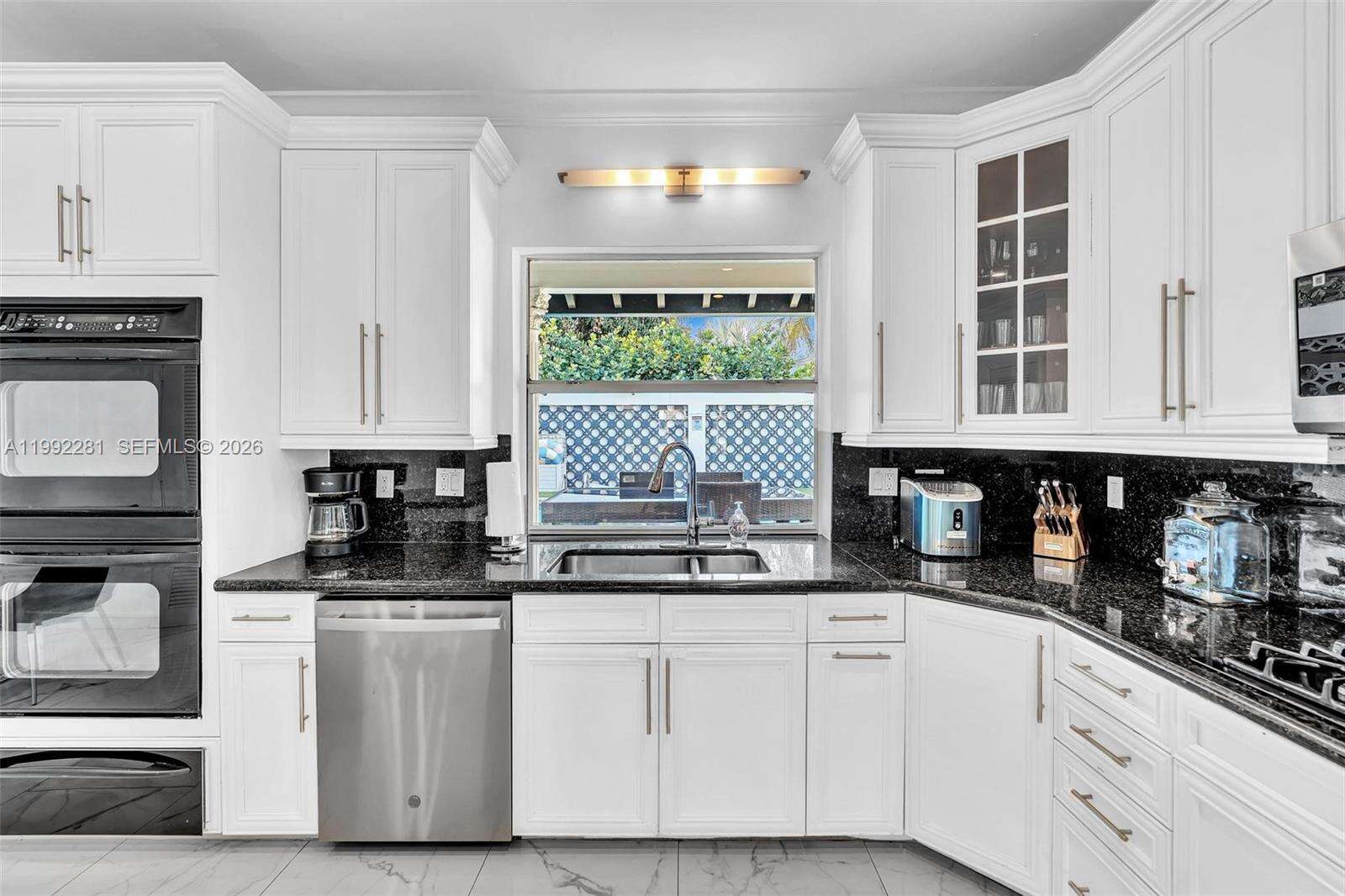 472 Sunset Dr, Hallandale Beach, FL 33009 | Picture 14