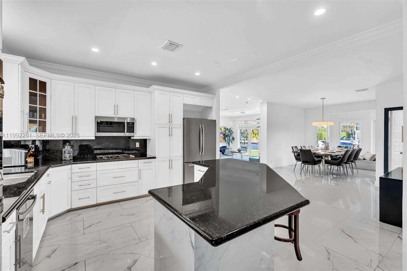 472 Sunset Dr, Hallandale Beach, FL 33009 | Picture 15