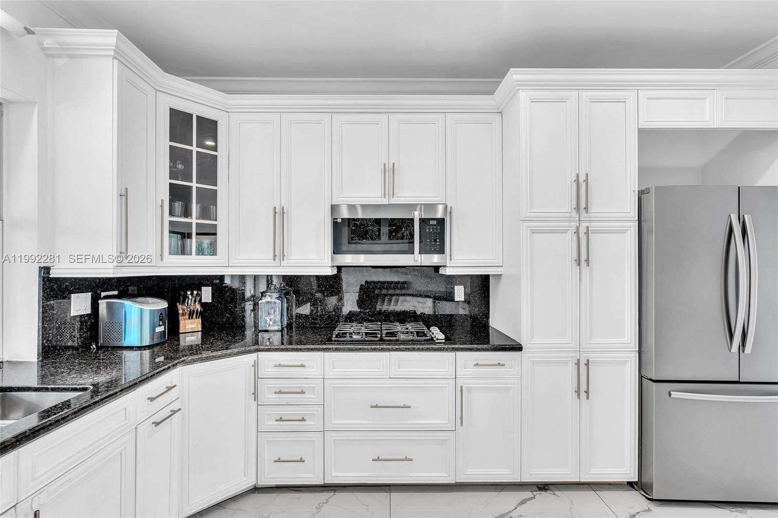 472 Sunset Dr, Hallandale Beach, FL 33009 | Picture 18