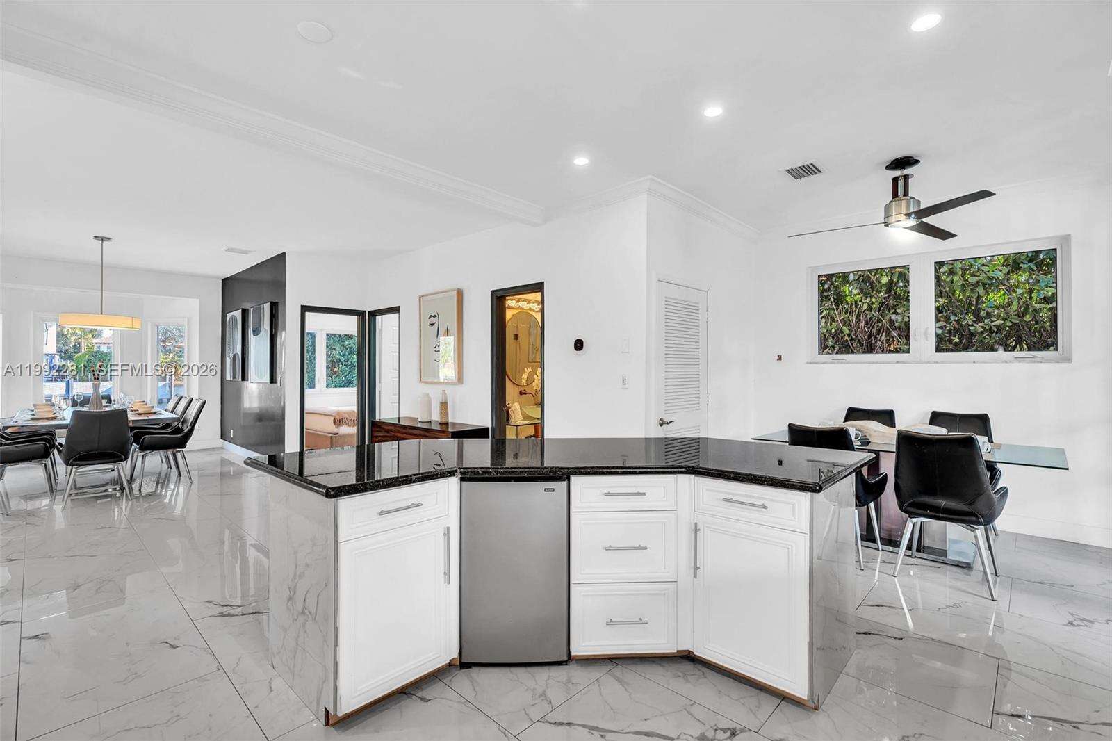 472 Sunset Dr, Hallandale Beach, FL 33009 | Picture 19