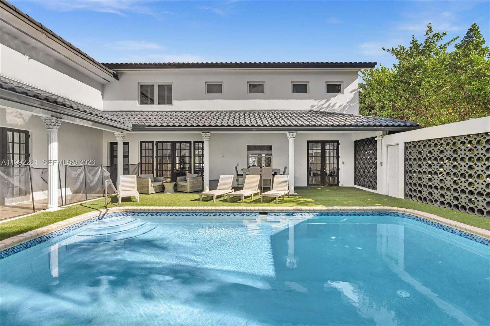 472 Sunset Dr, Hallandale Beach, FL 33009 | Picture 27