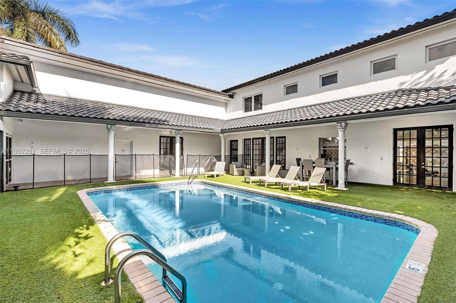 472 Sunset Dr, Hallandale Beach, FL 33009 | Picture 29