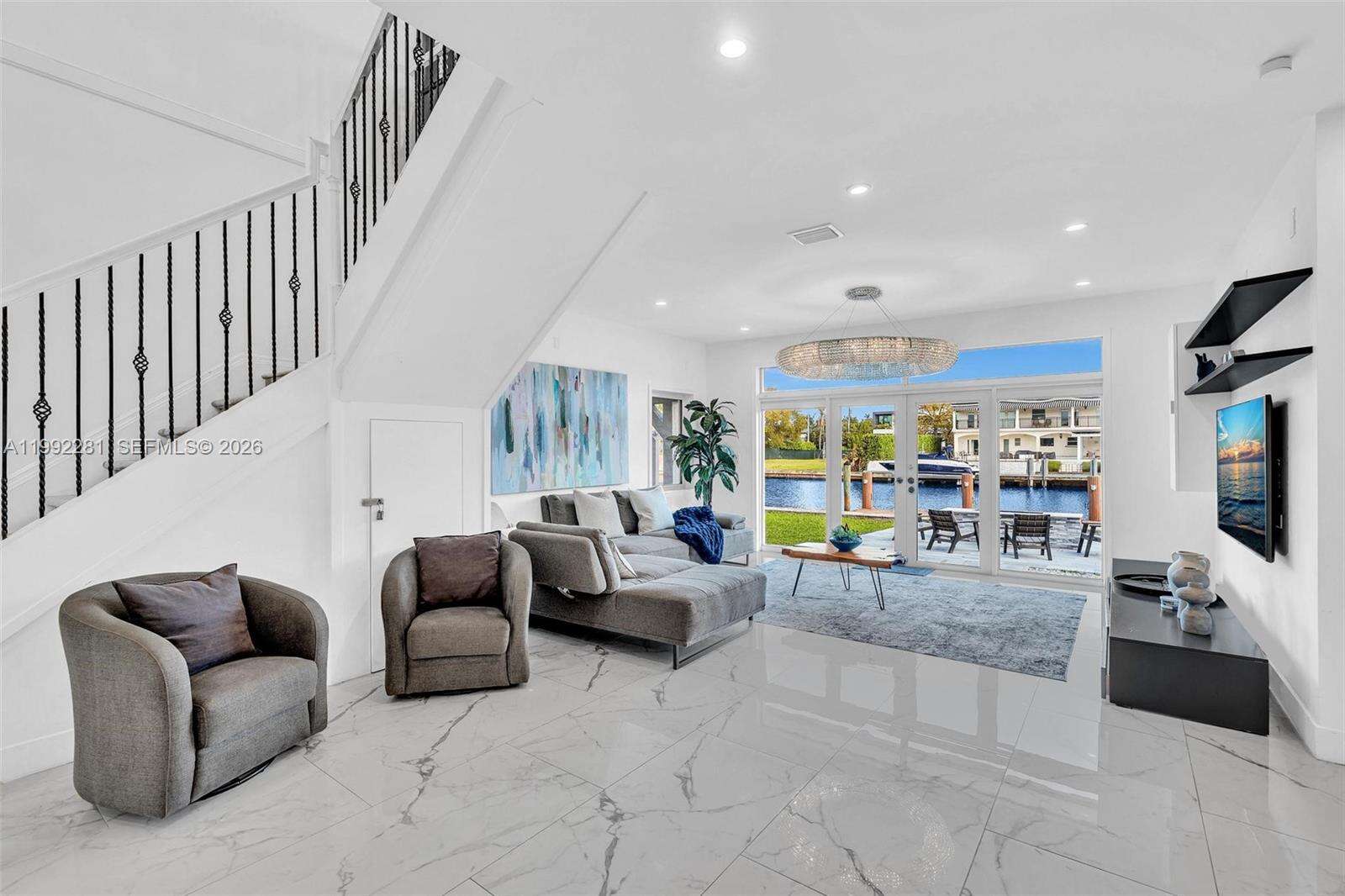 472 Sunset Dr, Hallandale Beach, FL 33009 | Picture 4