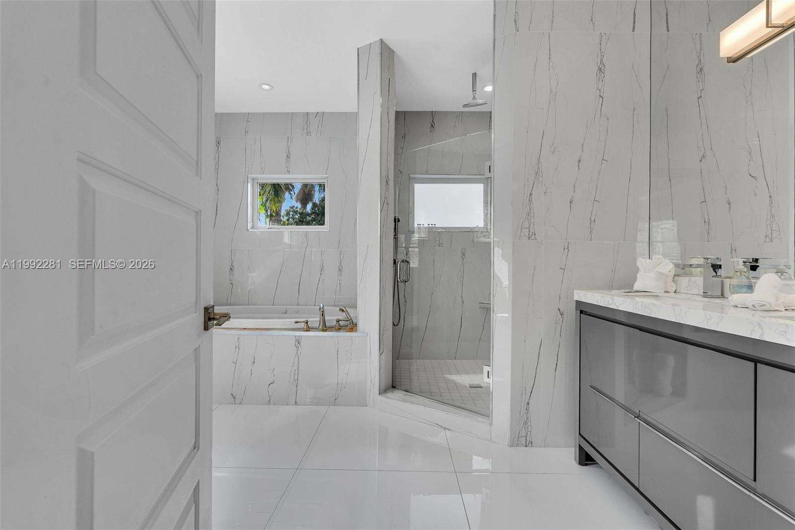 472 Sunset Dr, Hallandale Beach, FL 33009 | Picture 47