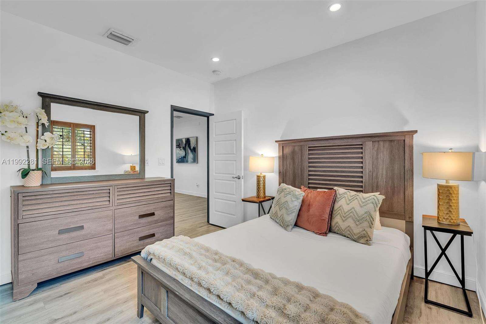 472 Sunset Dr, Hallandale Beach, FL 33009 | Picture 55