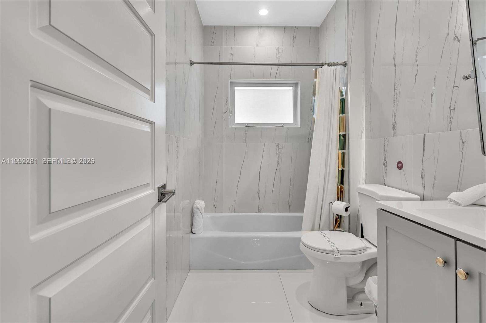 472 Sunset Dr, Hallandale Beach, FL 33009 | Picture 58