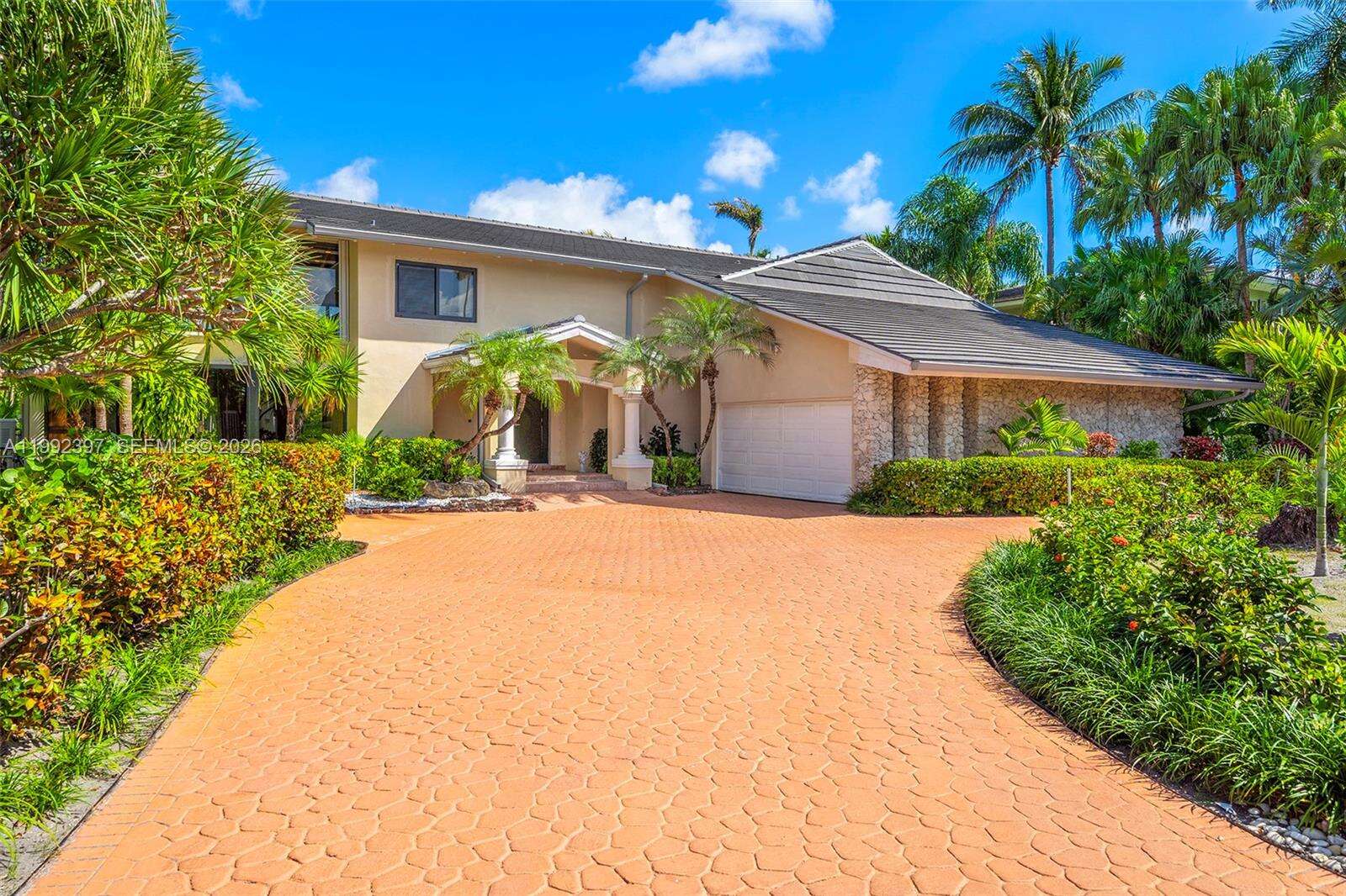 448 Poinciana Dr, Hallandale Beach, FL 33009 | Picture 11