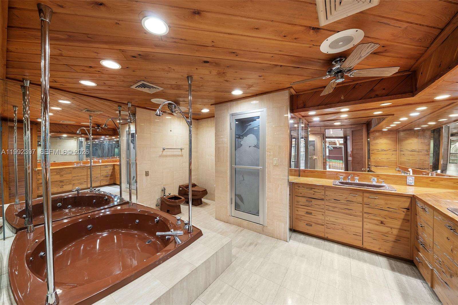 448 Poinciana Dr, Hallandale Beach, FL 33009 | Picture 26