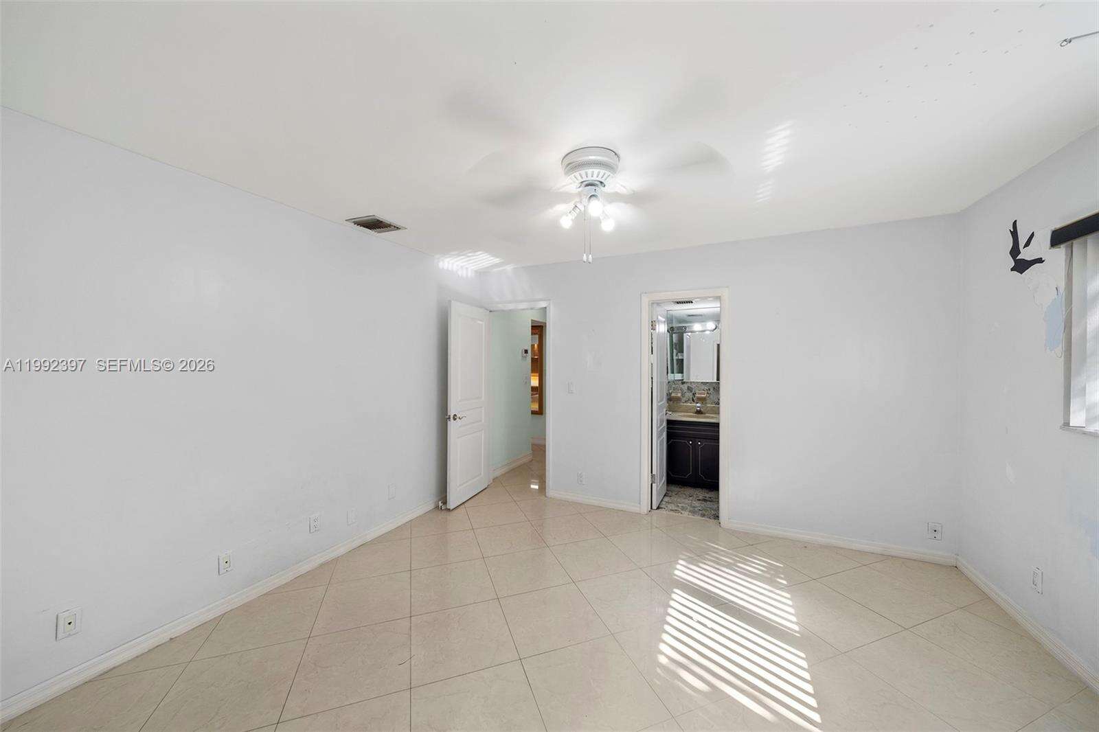 448 Poinciana Dr, Hallandale Beach, FL 33009 | Picture 36