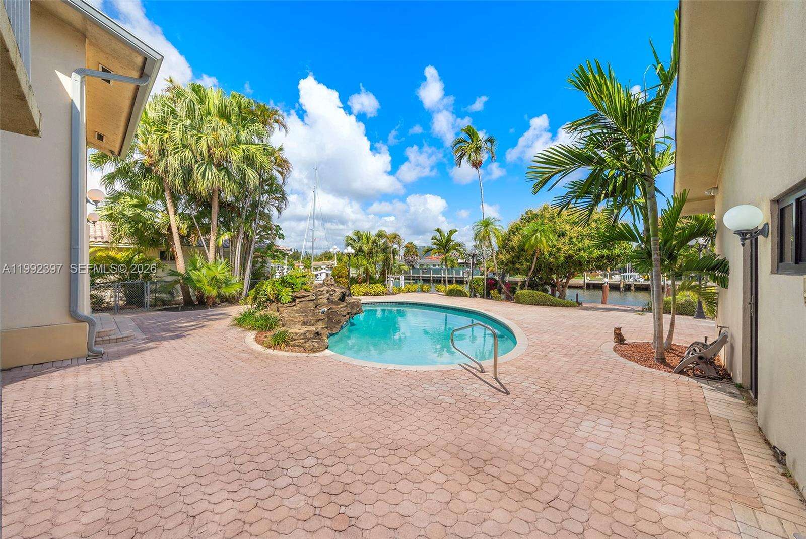 448 Poinciana Dr, Hallandale Beach, FL 33009 | Picture 44