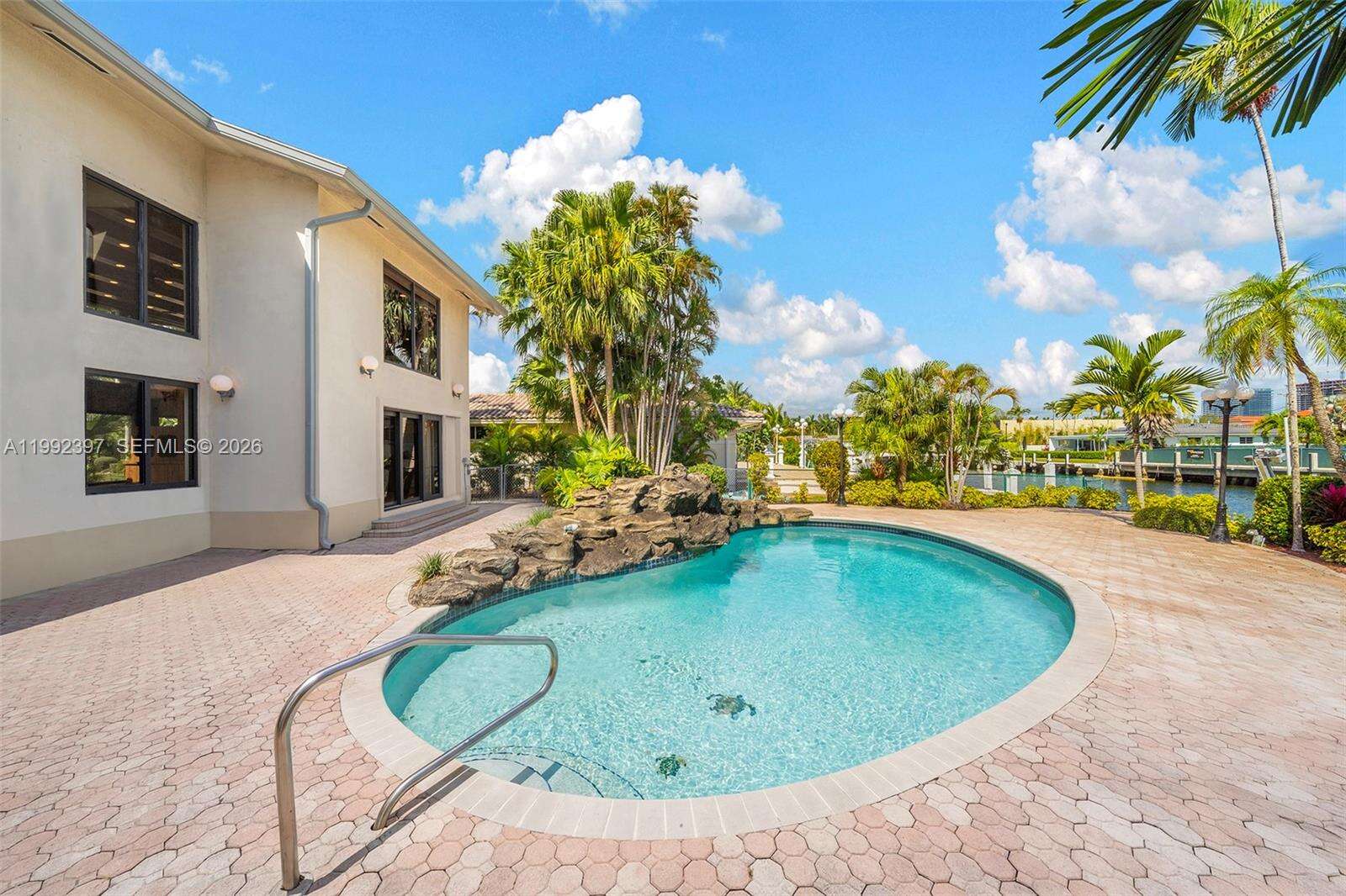 448 Poinciana Dr, Hallandale Beach, FL 33009 | Picture 45