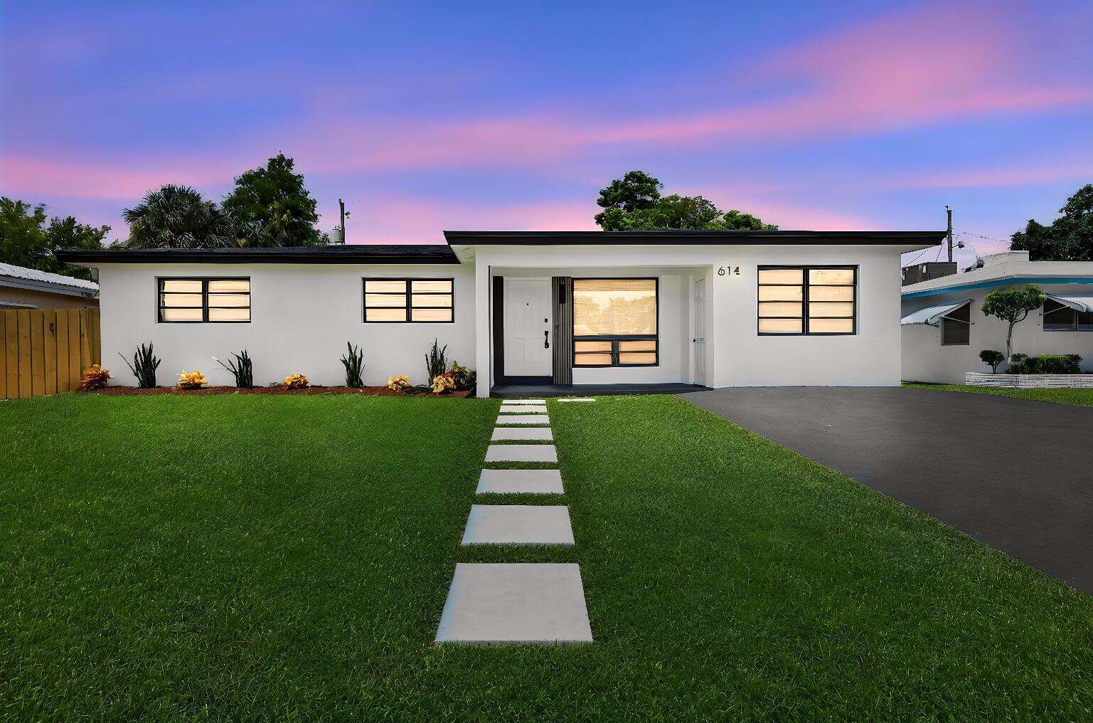 614 32nd, Hollywood, FL 33021 - For Sale photo 3