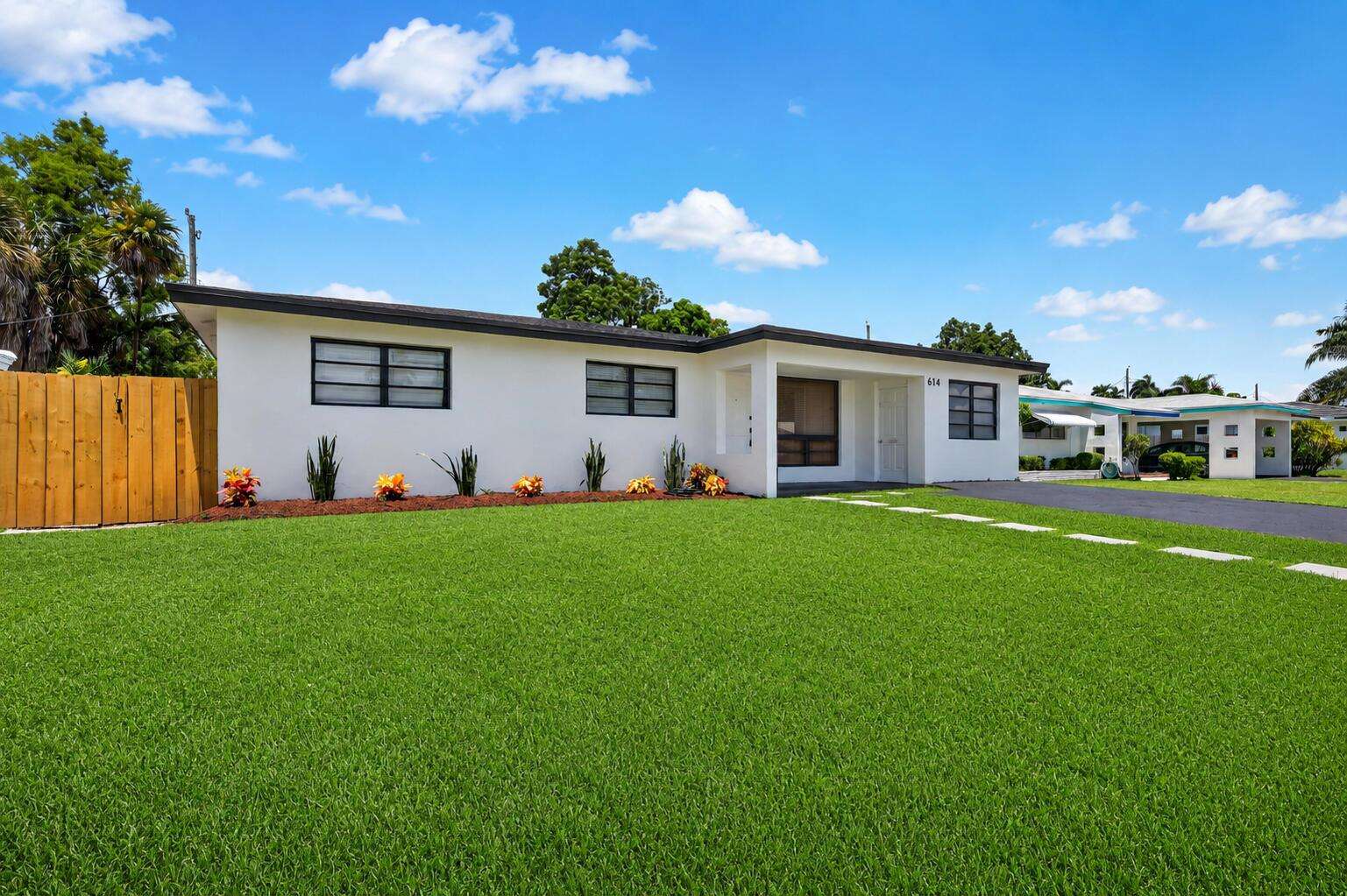 614 32nd, Hollywood, FL 33021 - For Sale photo 4