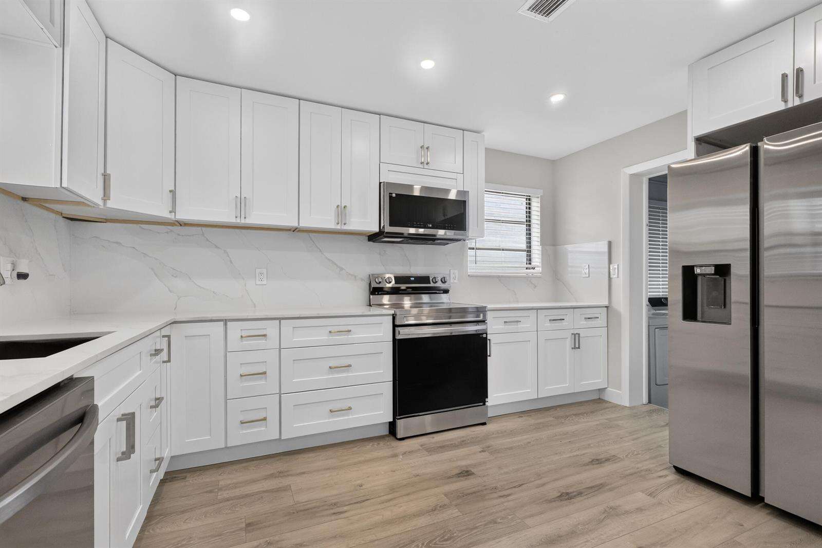 614 32nd, Hollywood, FL 33021 - For Sale photo 7