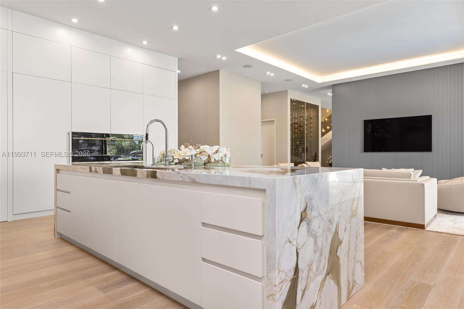 2560 Del Lago Dr, Fort Lauderdale, FL 33316 | Picture 14