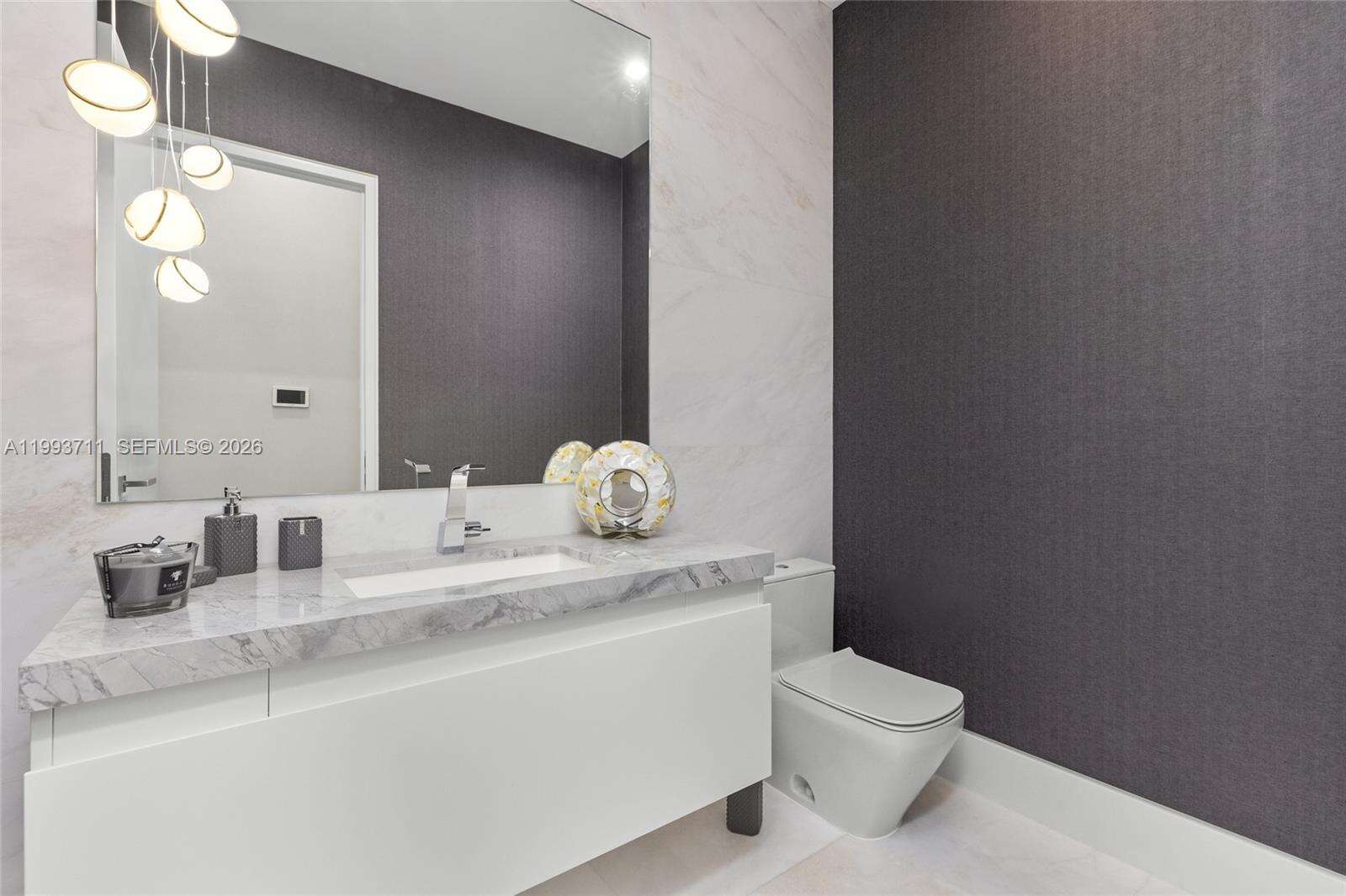 2560 Del Lago Dr, Fort Lauderdale, FL 33316 | Picture 30