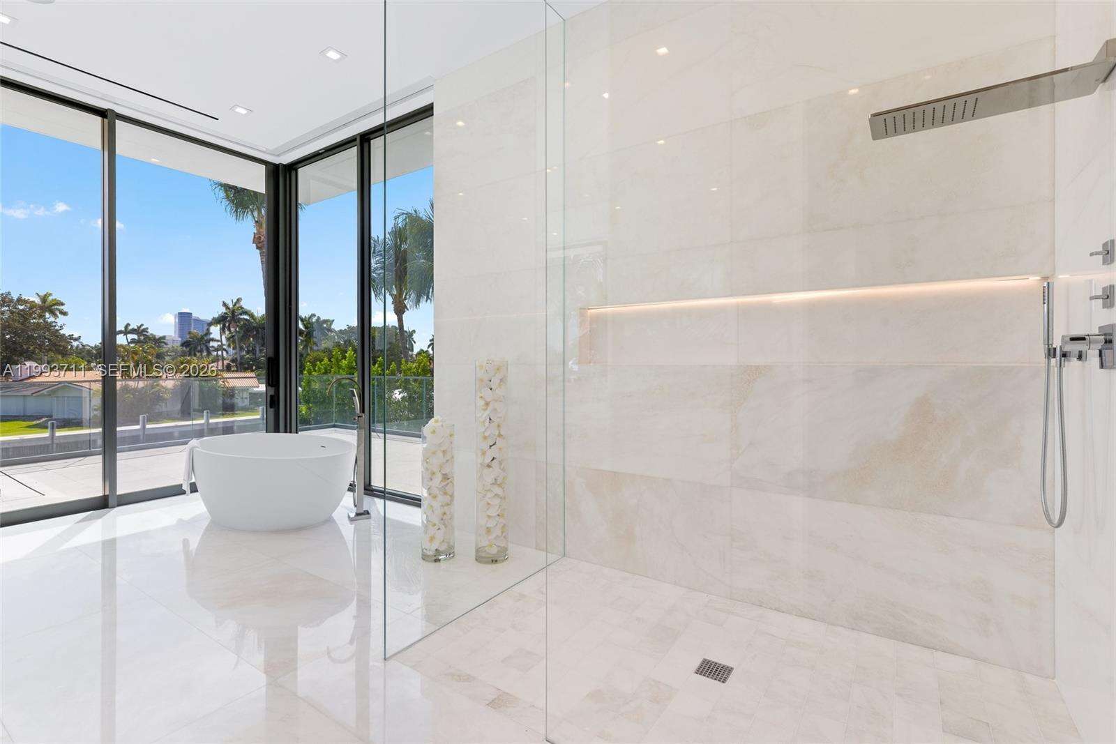 2560 Del Lago Dr, Fort Lauderdale, FL 33316 | Picture 39