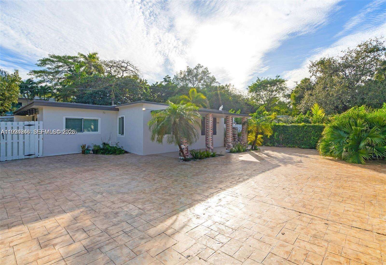 3800 Charles Ter, Miami, FL 33133 | Picture 1