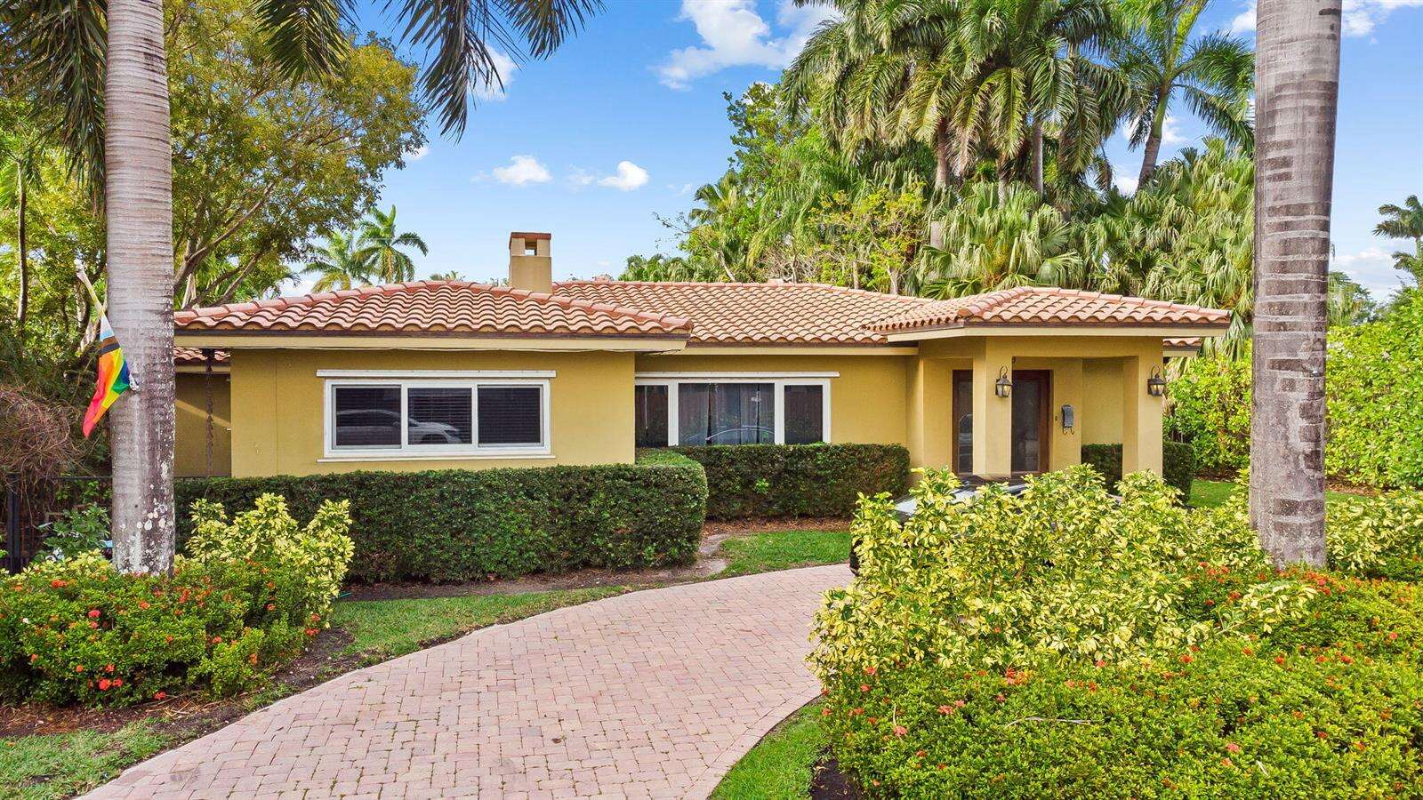 939 Buchanan, Hollywood, FL 33019 - Pending Sale photo 2
