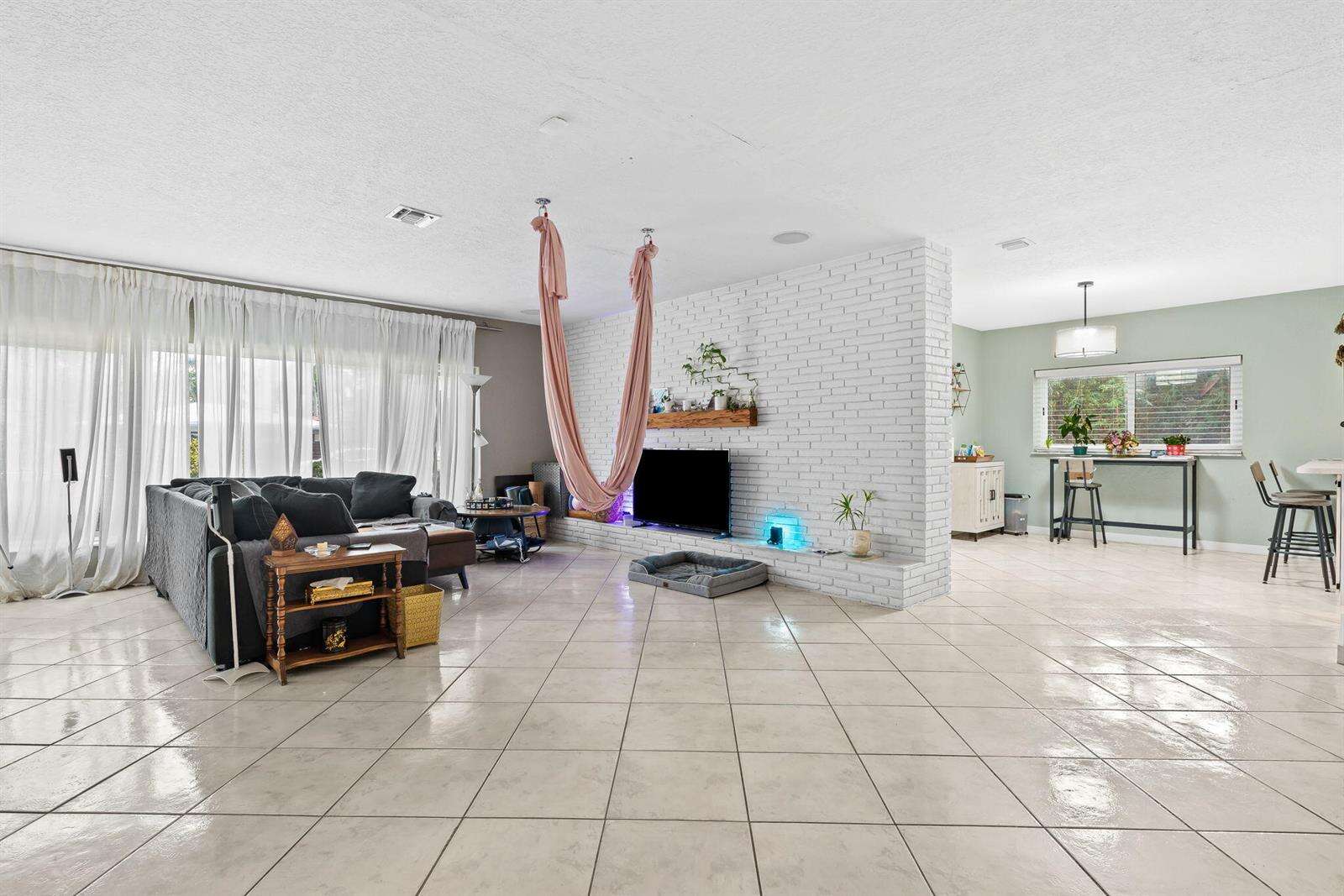 939 Buchanan, Hollywood, FL 33019 - Pending Sale photo 25