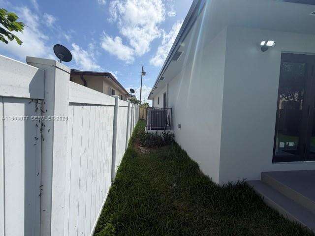 644 6th Ct, Hallandale Beach, FL 33009 | Picture 4