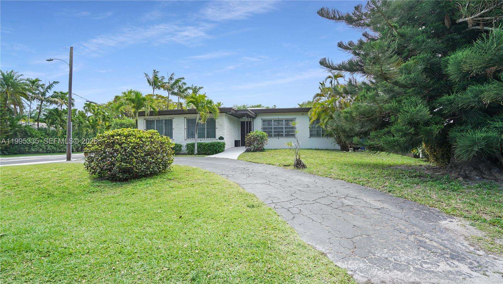 1630 Bayshore Dr, Miami, FL 33133 | Picture 2