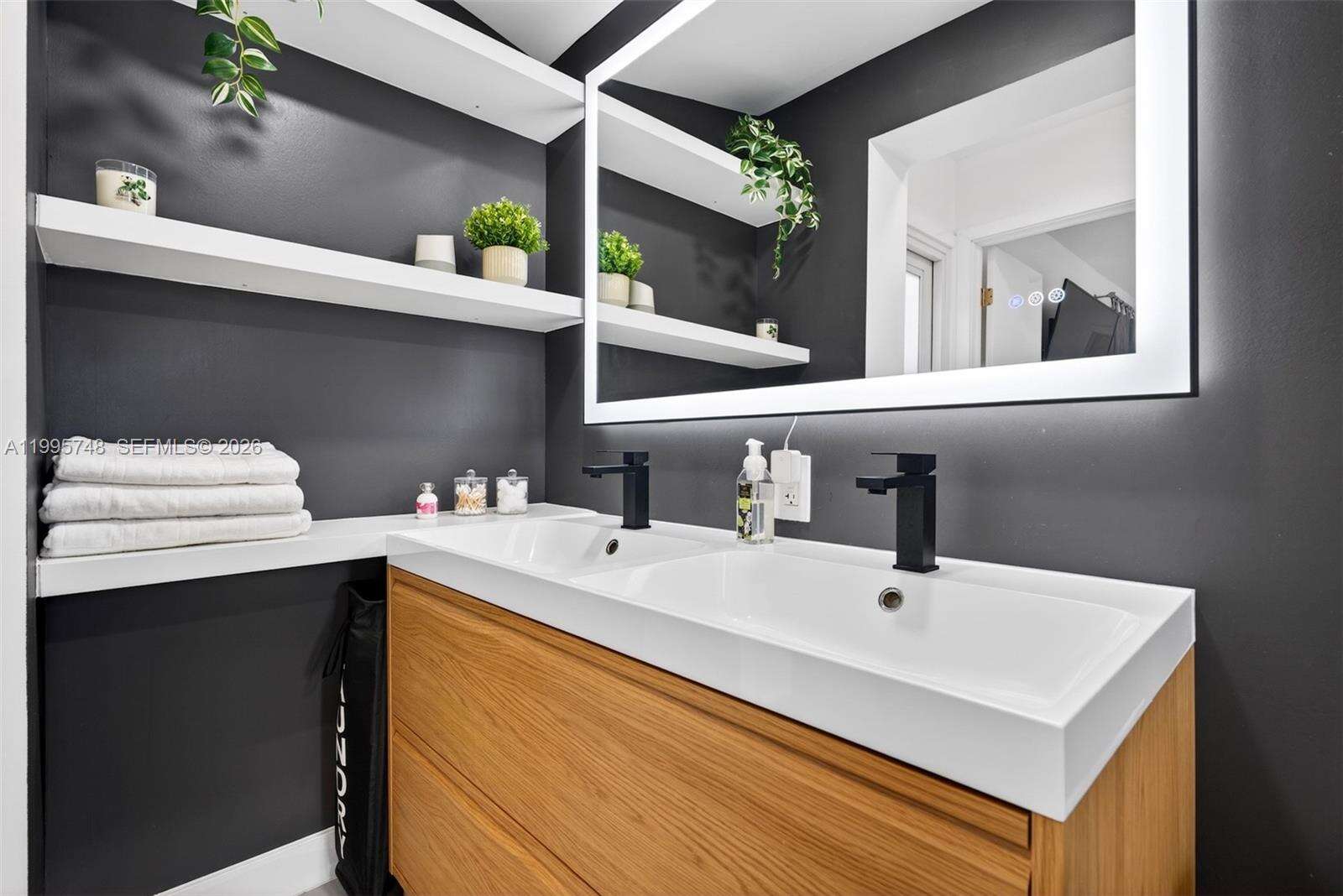 763 Rainbow Dr, Hollywood, FL 33021 | Picture 27