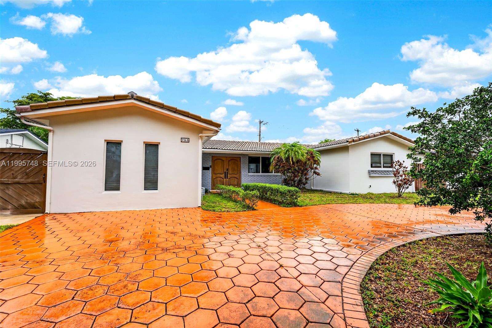 763 Rainbow Dr, Hollywood, FL 33021 | Picture 40