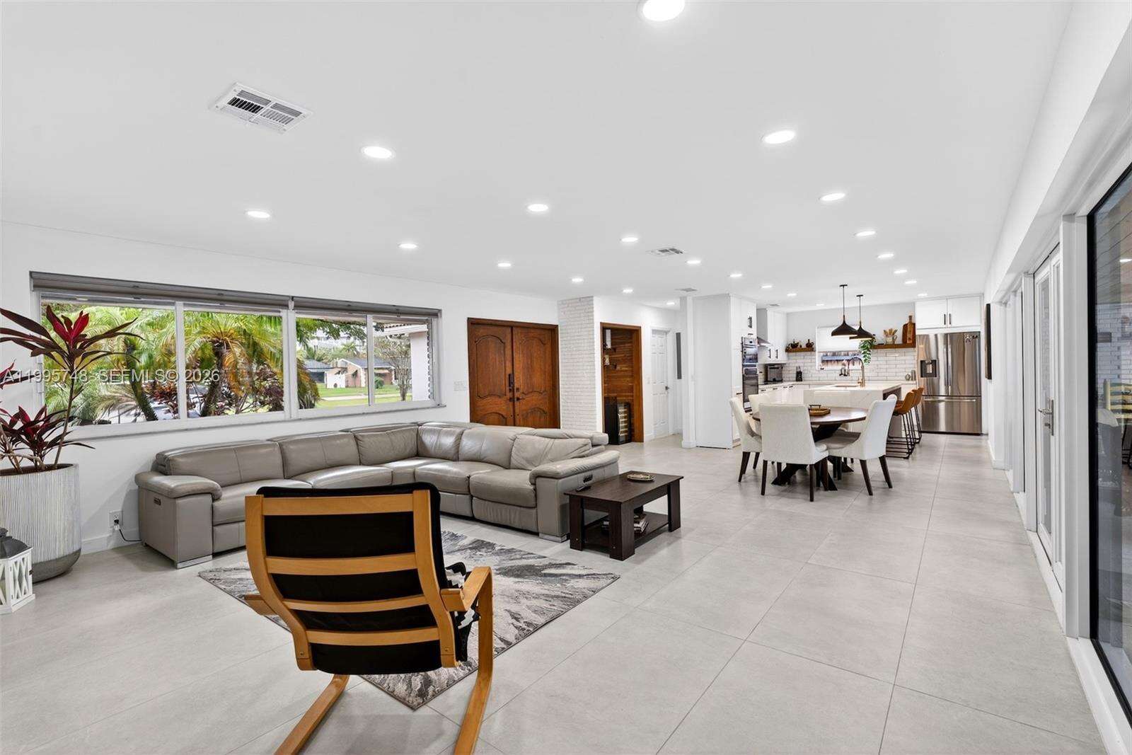 763 Rainbow Dr, Hollywood, FL 33021 | Picture 6