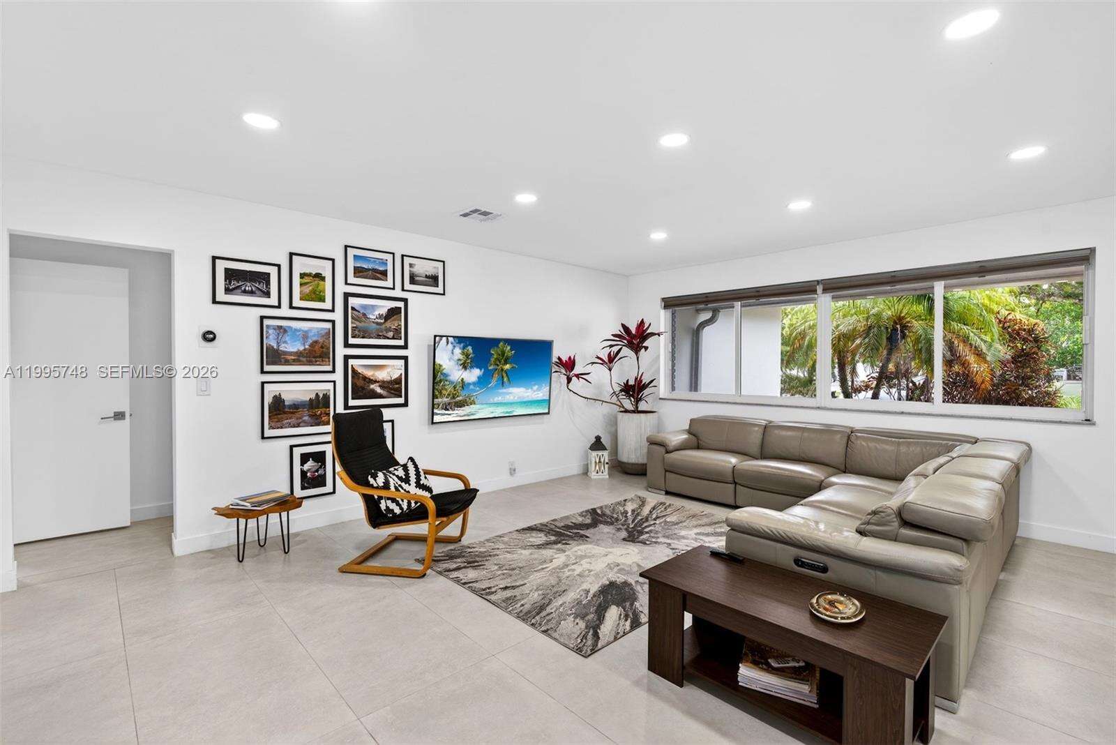 763 Rainbow Dr, Hollywood, FL 33021 | Picture 7