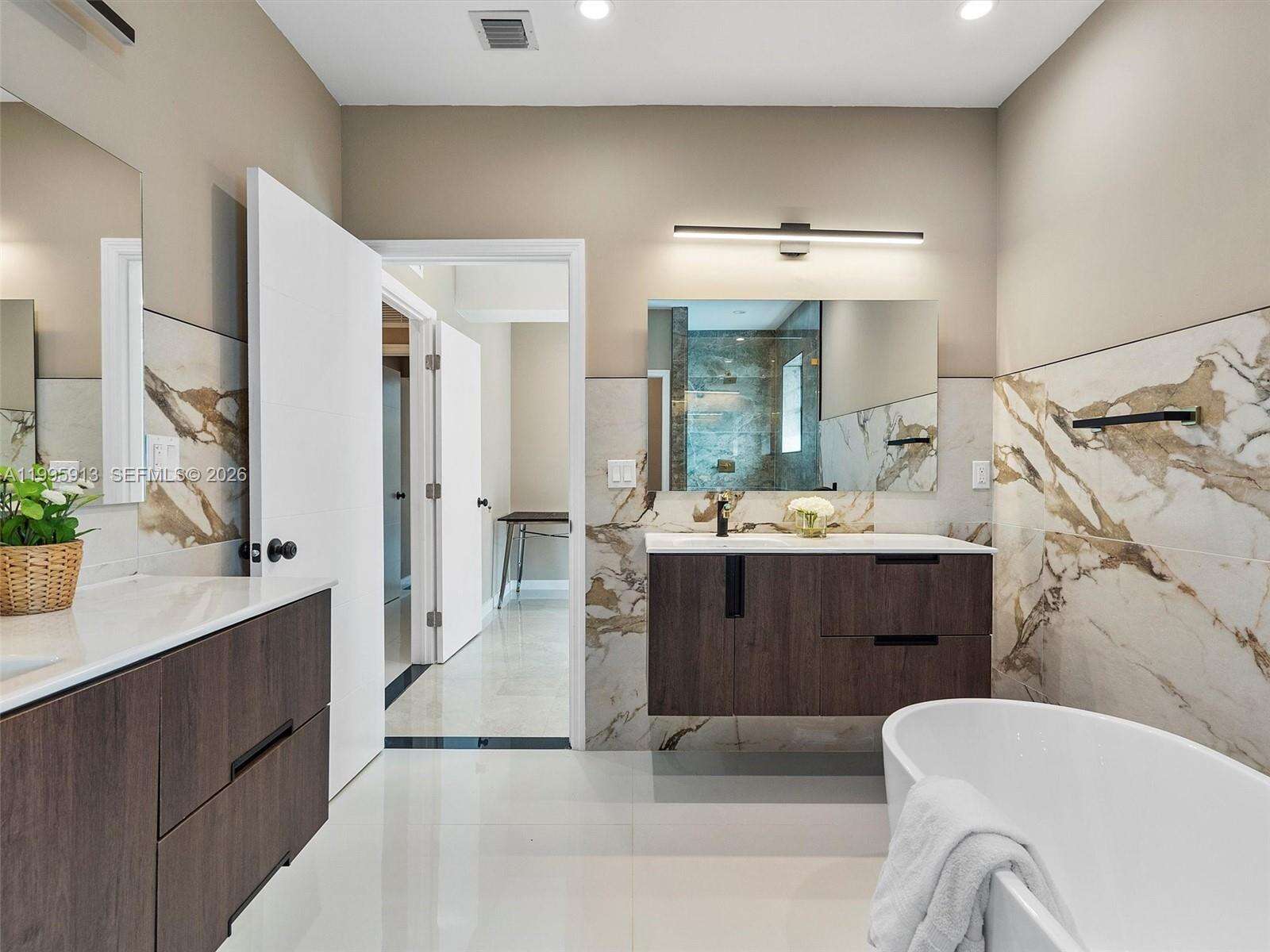 1500 Biarritz Dr, Miami Beach, FL 33141 | Picture 15