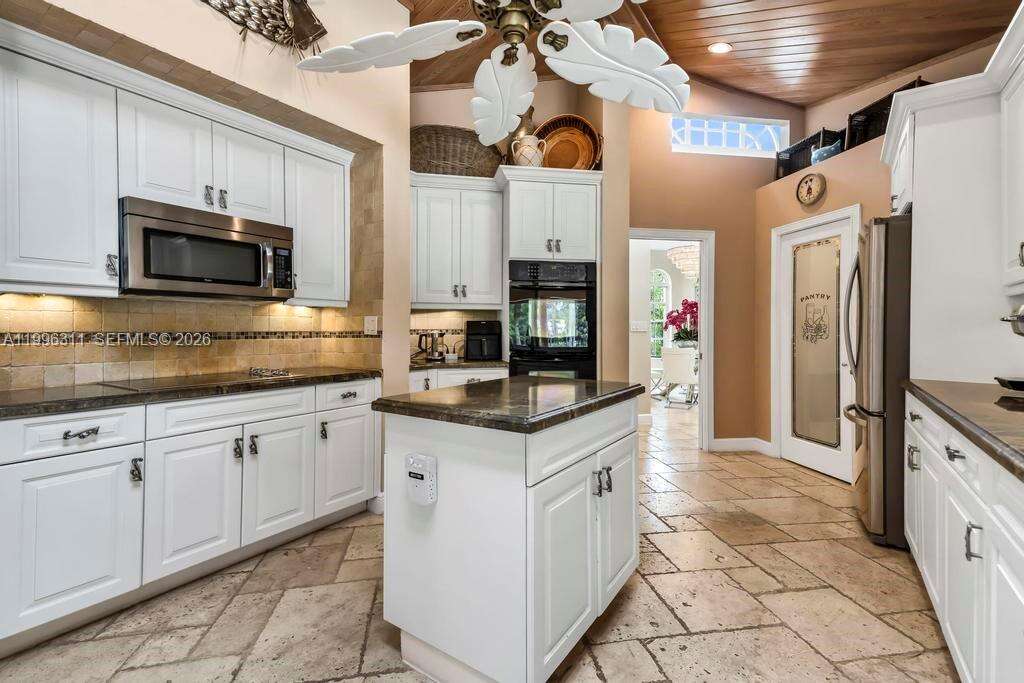 5328 Leitner Dr, Coral Springs, FL 33067 - For Sale photo 11