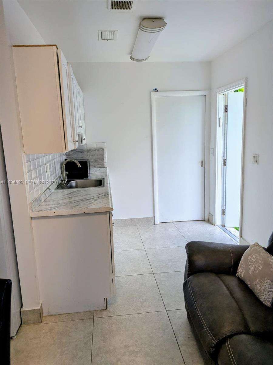 2116 Monroe Ter, Hollywood, FL 33020 | Picture 17