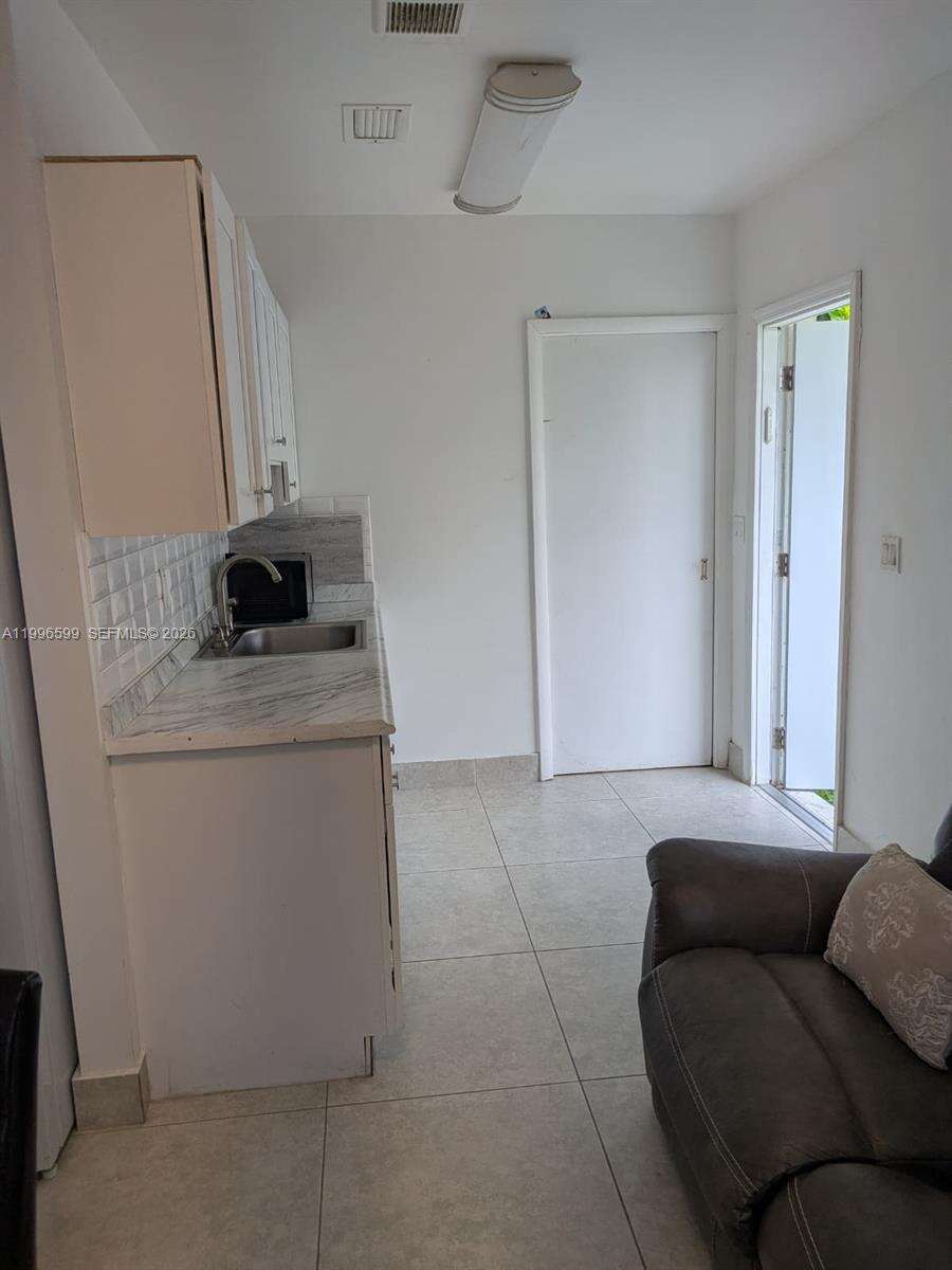 2116 Monroe Ter, Hollywood, FL 33020 | Picture 9