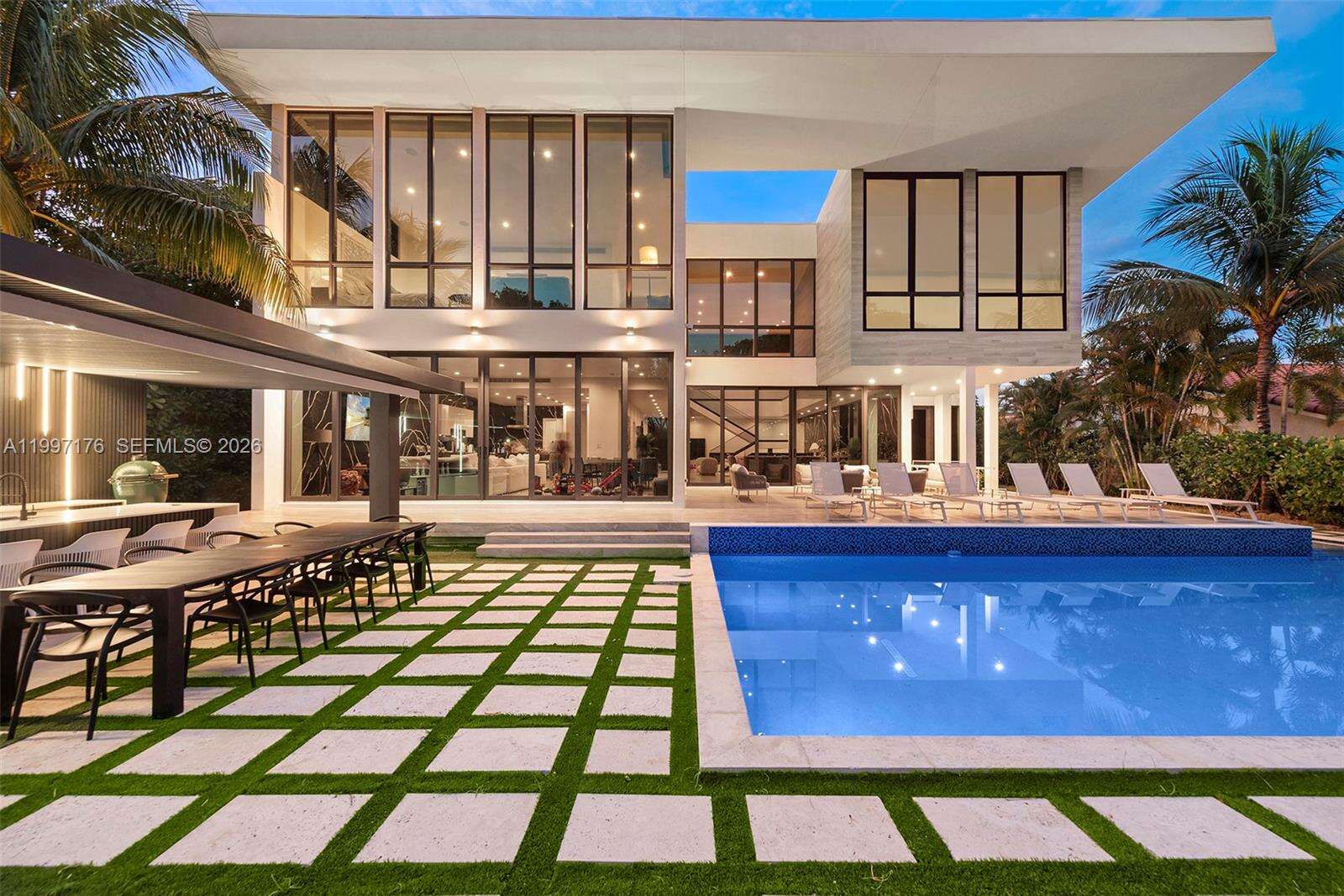 521 Holiday Dr, Hallandale Beach, FL 33009 | Picture 2