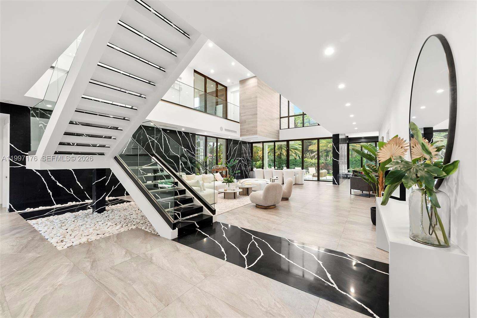 521 Holiday Dr, Hallandale Beach, FL 33009 | Picture 11