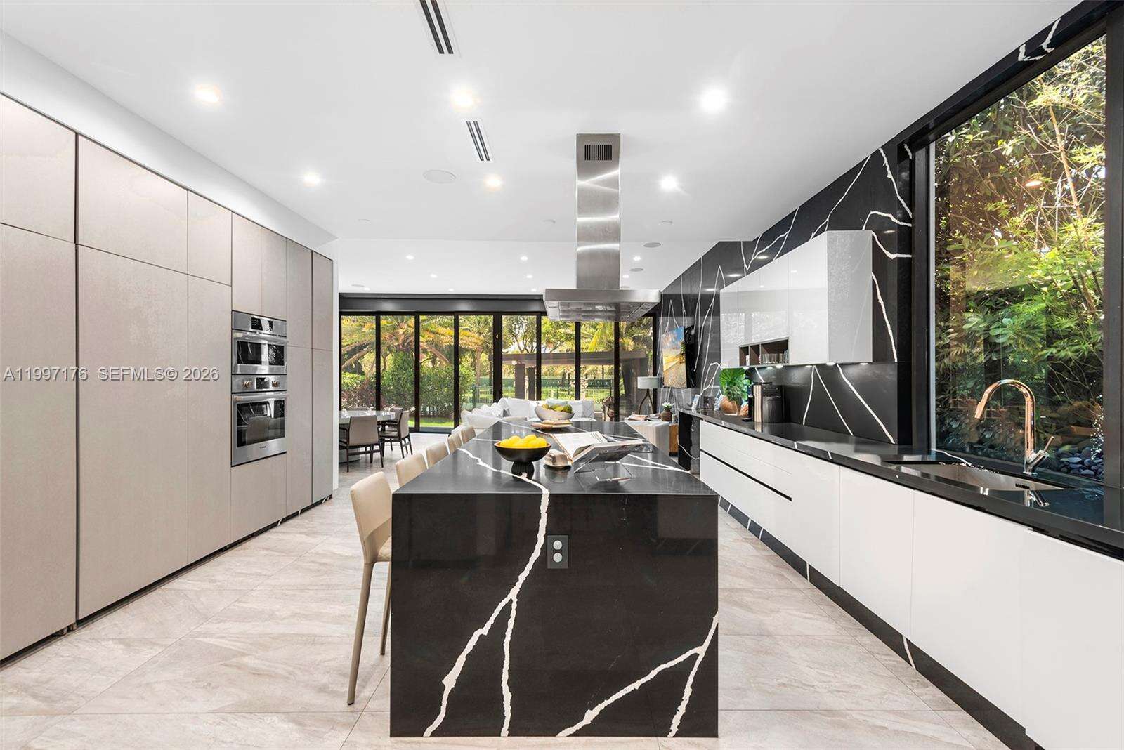 521 Holiday Dr, Hallandale Beach, FL 33009 | Picture 12