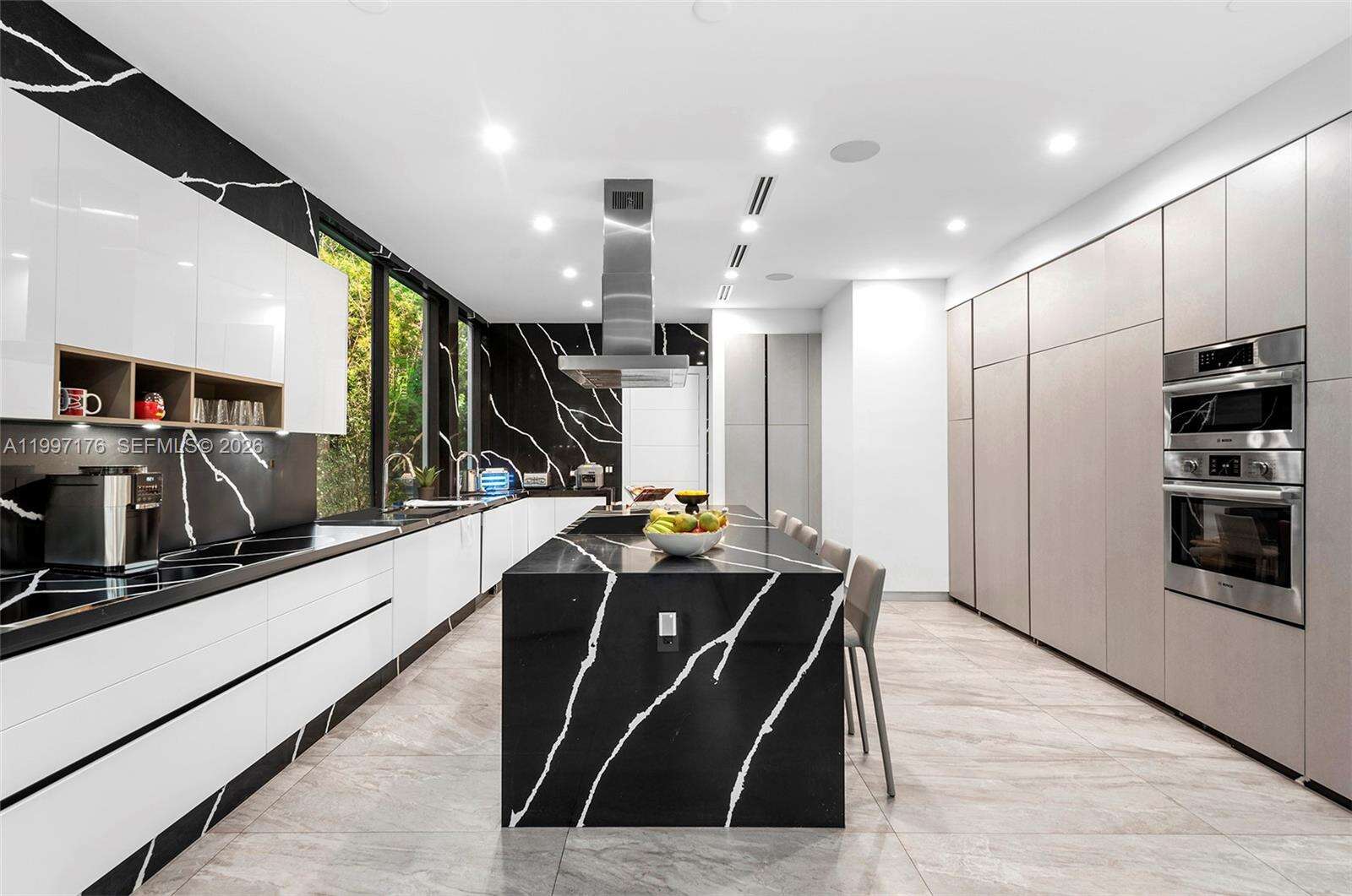 521 Holiday Dr, Hallandale Beach, FL 33009 | Picture 13