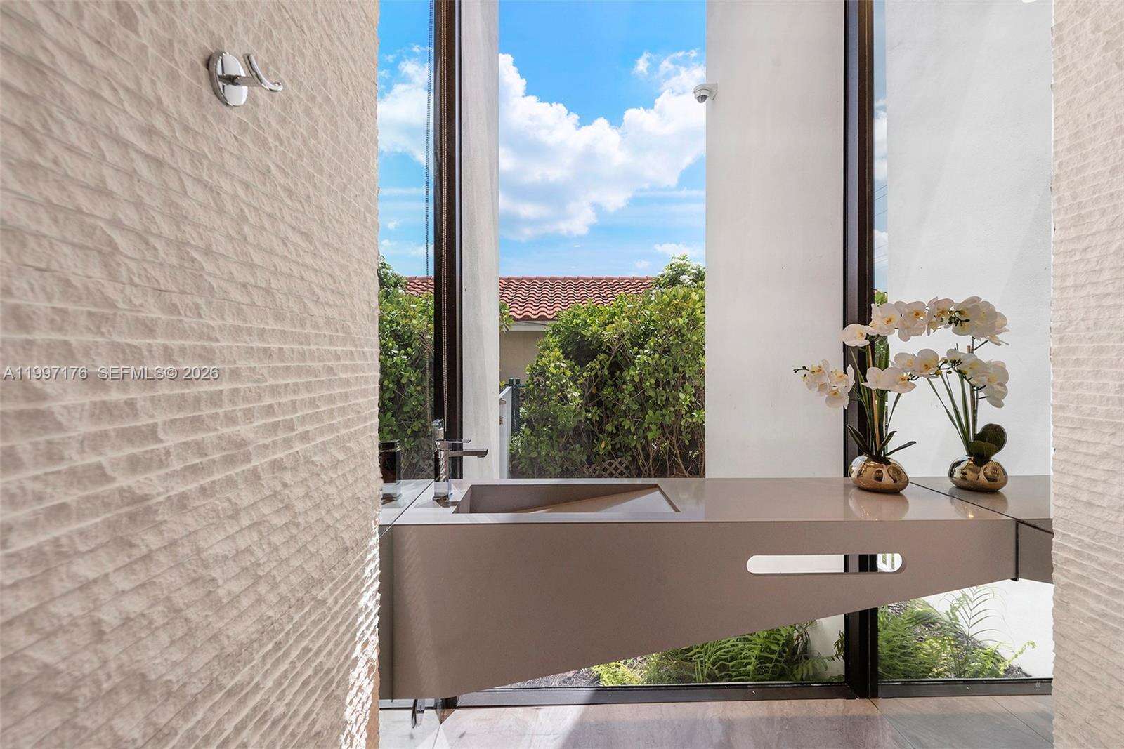 521 Holiday Dr, Hallandale Beach, FL 33009 | Picture 15