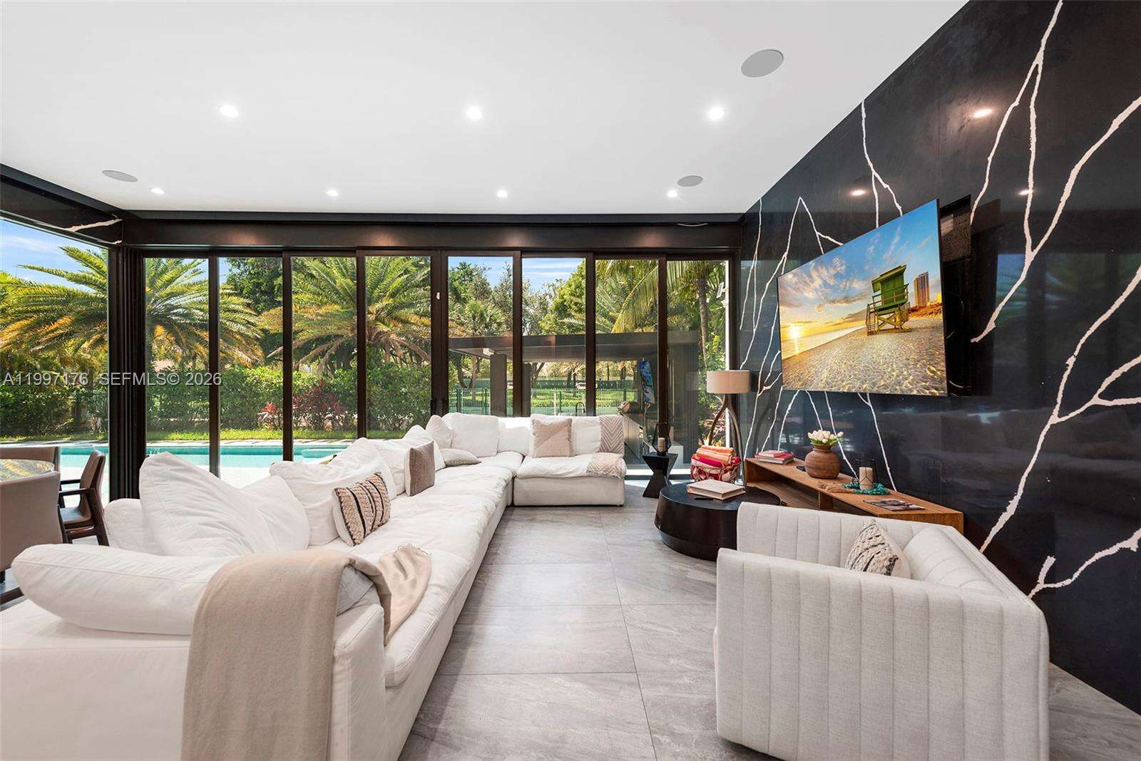 521 Holiday Dr, Hallandale Beach, FL 33009 | Picture 17