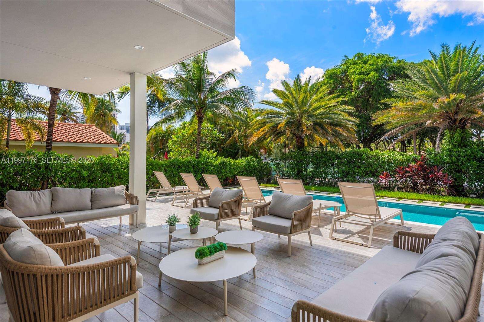 521 Holiday Dr, Hallandale Beach, FL 33009 | Picture 19