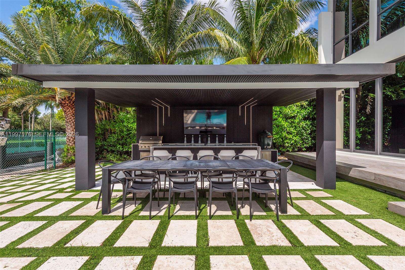 521 Holiday Dr, Hallandale Beach, FL 33009 | Picture 22