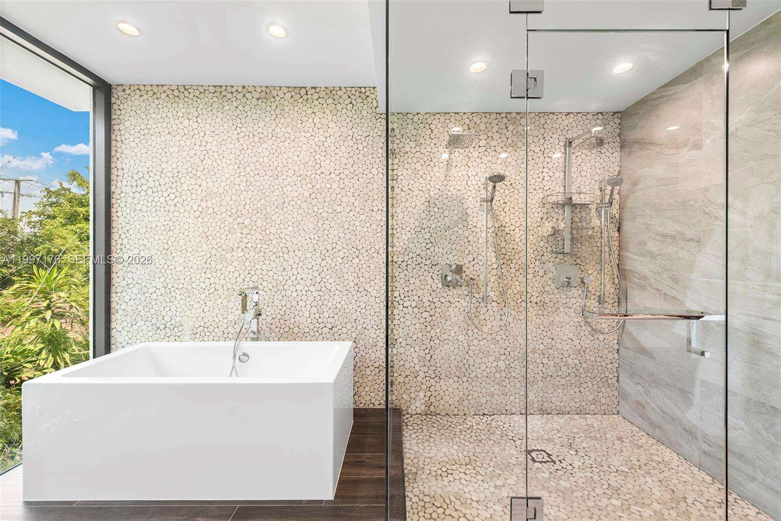 521 Holiday Dr, Hallandale Beach, FL 33009 | Picture 29