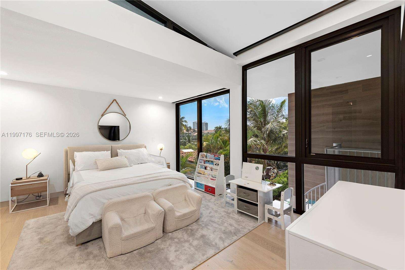 521 Holiday Dr, Hallandale Beach, FL 33009 | Picture 32