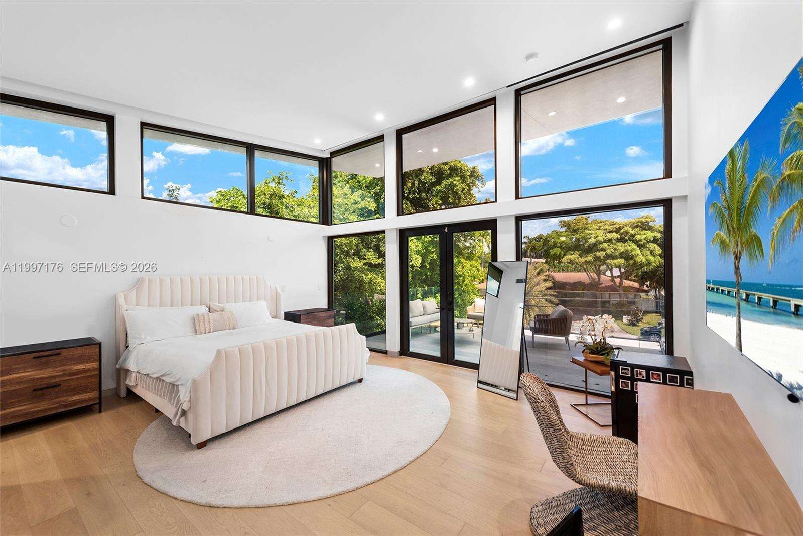 521 Holiday Dr, Hallandale Beach, FL 33009 | Picture 34