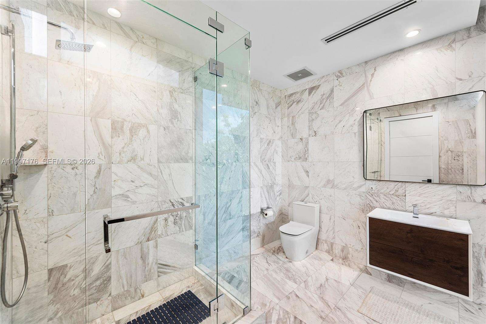 521 Holiday Dr, Hallandale Beach, FL 33009 | Picture 37