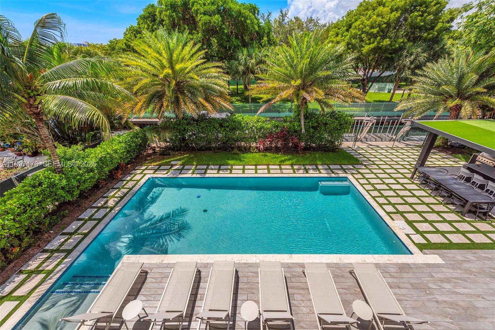 521 Holiday Dr, Hallandale Beach, FL 33009 | Picture 41