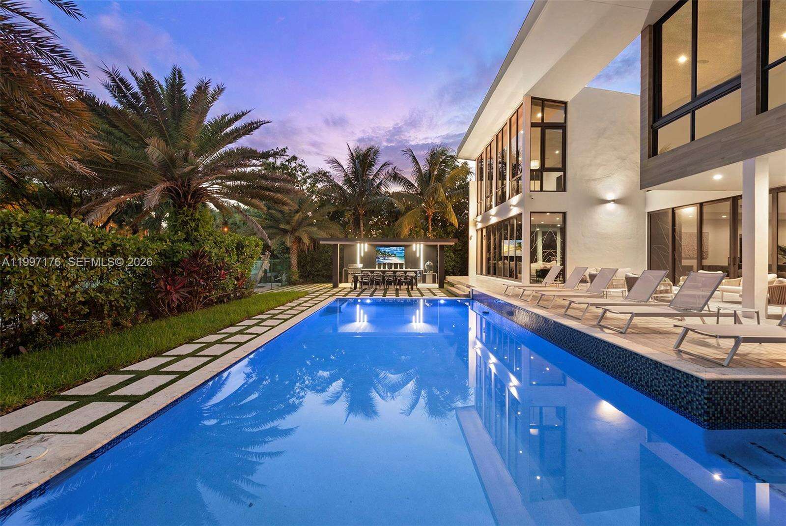 521 Holiday Dr, Hallandale Beach, FL 33009 | Picture 46