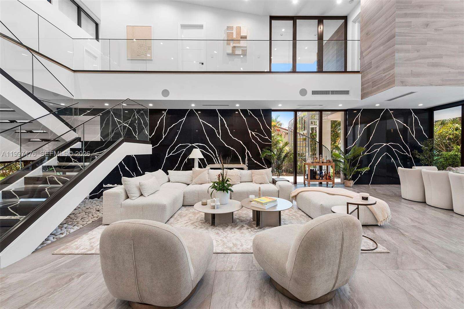 521 Holiday Dr, Hallandale Beach, FL 33009 | Picture 6