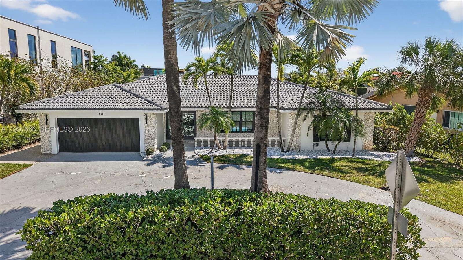 607 Layne Blvd, Hallandale Beach, FL 33009 | Picture 2